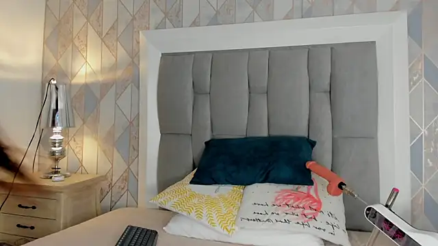 Princsgirl  online show from February 6, 6:22 pm