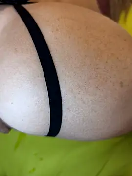 Snapshot of Bull8 chatting on November 16, 3:50 pm Bull8 online show from November 16, 3:50 pm