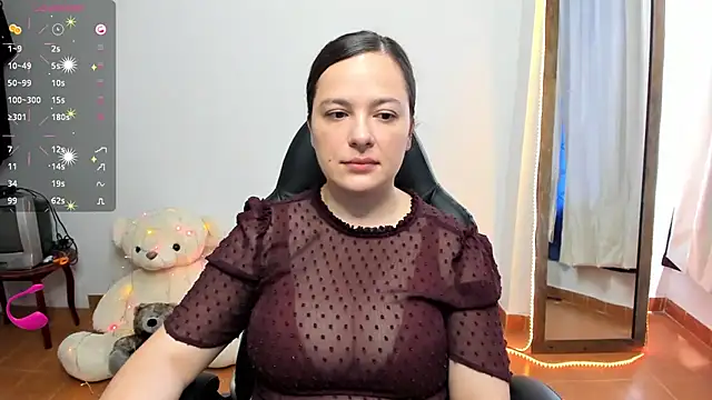 angelaagomez online show from October 4, 5:00 pm