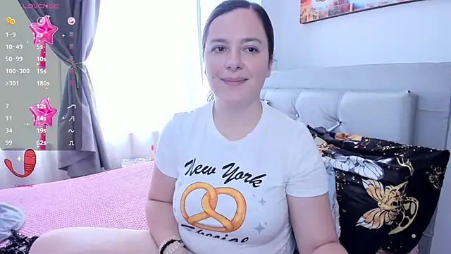Snapshot of angelaagomez chatting on June 7, 5:06 pm angelaagomez online show from June 7, 5:06 pm