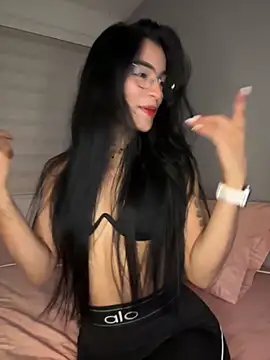 Snapshot of Sammy_pink chatting on April 23, 1:29 am Sammy pink online show from April 23, 1:29 am