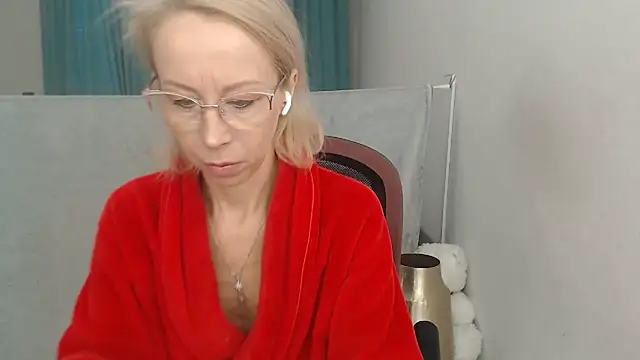 LuxuryNika online show from November 21, 10:58 am