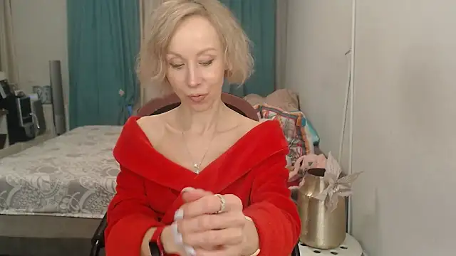 LuxuryNika online show from May 2, 5:18 pm
