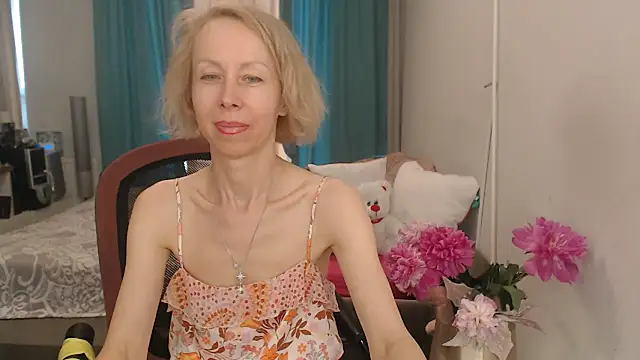 LuxuryNika online show from June 12, 2:05 pm
