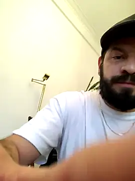 Snapshot of juanci_to chatting on October 18, 11:33 am juanci to online show from October 18, 11:33 am