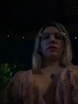 Snapshot of Gatitacarlita chatting on December 28, 12:26 am Gatitacarlita online show from December 28, 12:26 am