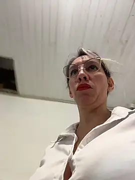 Snapshot of Gatitacarlita chatting on June 11, 5:00 pm Gatitacarlita online show from June 11, 5:00 pm