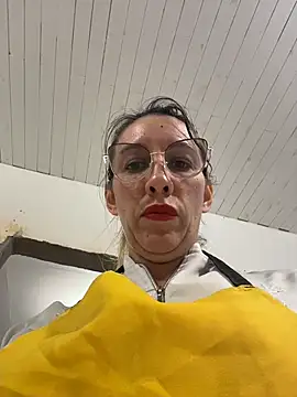 Snapshot of Gatitacarlita chatting on June 18, 5:28 pm Gatitacarlita online show from June 18, 5:28 pm