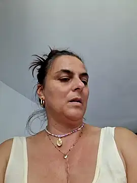 Snapshot of IsabelleCraft chatting on July 30, 1:32 pm IsabelleCraft online show from July 30, 1:32 pm
