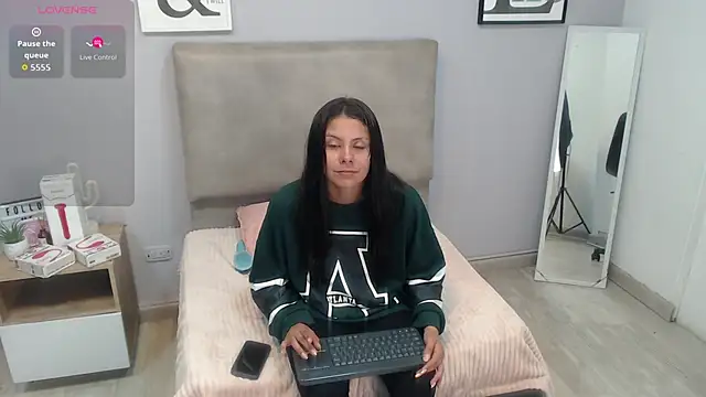 Snapshot of valevicious chatting on November 21, 7:45 pm valevicious online show from November 21, 7:45 pm