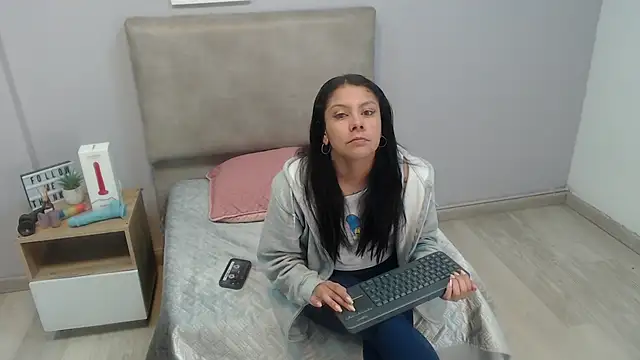 Snapshot of valevicious chatting on December 15, 1:37 pm valevicious online show from December 15, 1:37 pm