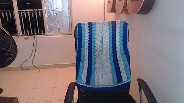 Snapshot of Smoke_trip_Alicia chatting on January 6, 10:19 am Smoke trip Alicia online show from January 6, 10:19 am