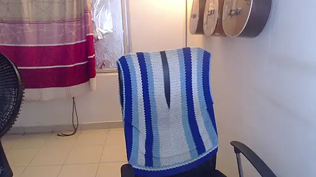 Snapshot of Smoke_trip_Alicia chatting on January 8, 10:39 am Smoke trip Alicia online show from January 8, 10:39 am