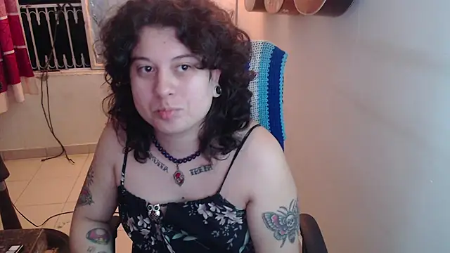 Snapshot of Smoke_trip_Alicia chatting on January 11, 10:53 am Smoke trip Alicia online show from January 11, 10:53 am