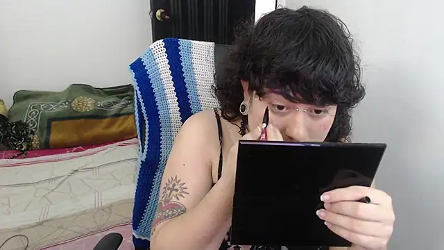 Snapshot of Smoke_trip_Alicia chatting on February 8, 2:31 pm Smoke trip Alicia online show from February 8, 2:31 pm