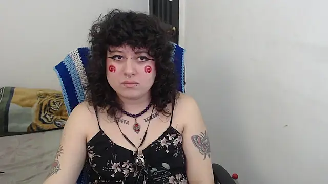 Snapshot of Smoke_trip_Alicia chatting on February 18, 7:54 pm Smoke trip Alicia online show from February 18, 7:54 pm