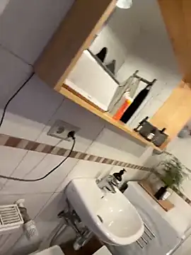 Snapshot of Jayjay1999x chatting on January 6, 1:30 pm Jayjay1999x online show from January 6, 1:30 pm