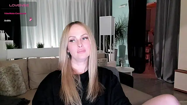 Libby Nora online show from December 12, 2:33 pm