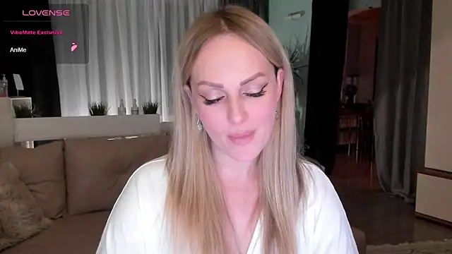 Libby Nora online show from December 19, 1:51 pm