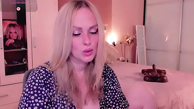 Libby Nora online show from September 22, 10:06 am