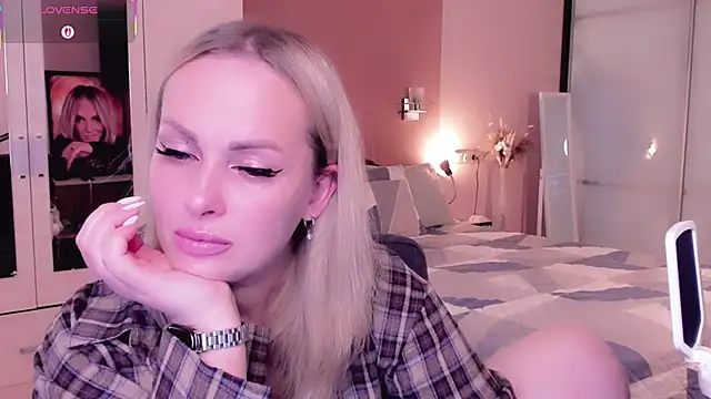 Libby Nora online show from October 4, 9:51 am