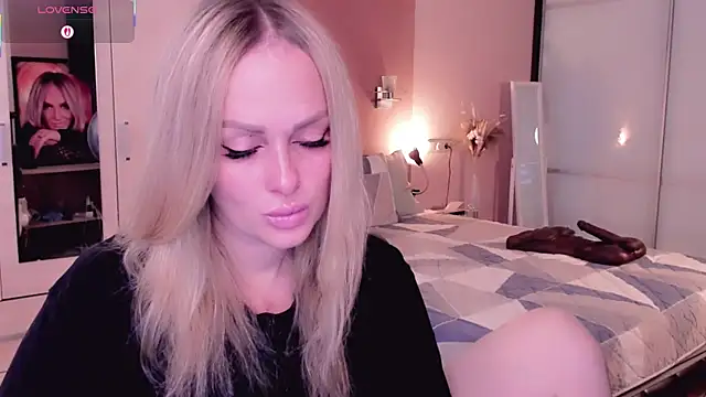 Libby Nora online show from October 6, 9:18 am