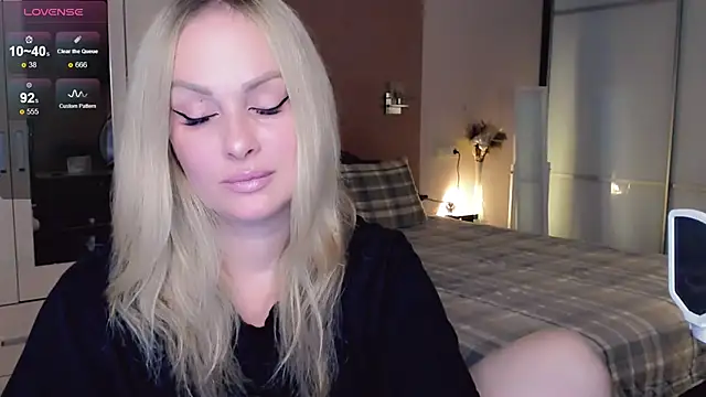 Libby Nora online show from November 6, 10:38 am