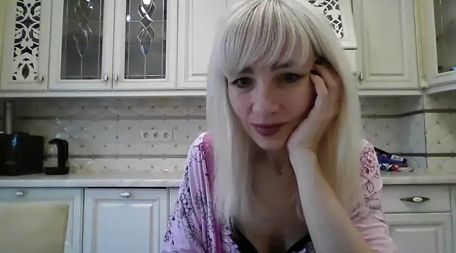 Snapshot of BarbaraKim chatting on December 23, 9:27 am BarbaraKim online show from December 23, 9:27 am