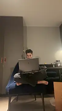 Snapshot of dhruv9413 chatting on December 3, 5:44 pm dhruv9413 online show from December 3, 5:44 pm