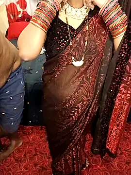 Snapshot of INDIANDESIMATURE chatting on December 10, 7:58 am INDIANDESIMATURE online show from December 10, 7:58 am