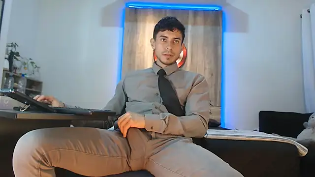 Andrew 4  online show from October 12, 6:12 am