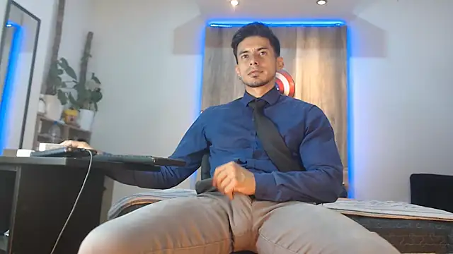 Andrew 4  online show from February 5, 1:54 am