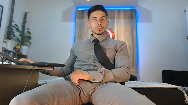 Andrew 4  online show from February 24, 4:32 am