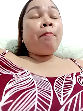 XXLorie 02 online show from February 4, 2:12 pm