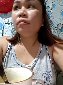 XXLorie 02 online show from March 1, 10:50 am