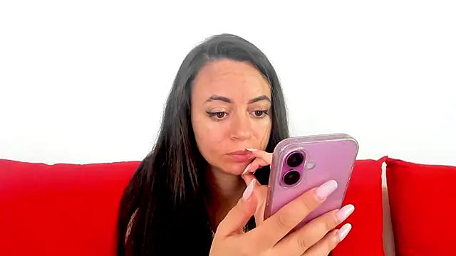 Snapshot of cute_angel95 chatting on June 18, 9:14 am cute angel95 online show from June 18, 9:14 am