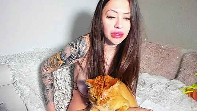 BrianaDiamondXXX online show from July 6, 8:11 am