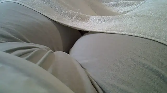 Snapshot of perescam chatting on December 16, 2:22 pm perescam online show from December 16, 2:22 pm