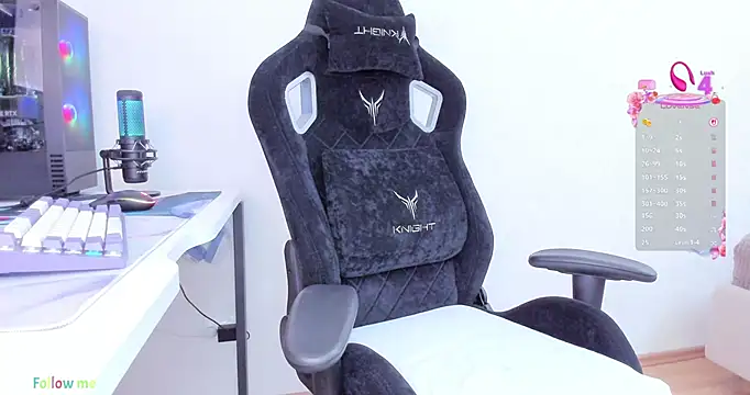 Snapshot of SkyqueenI chatting on September 9, 8:03 am SkyqueenI online show from September 9, 8:03 am