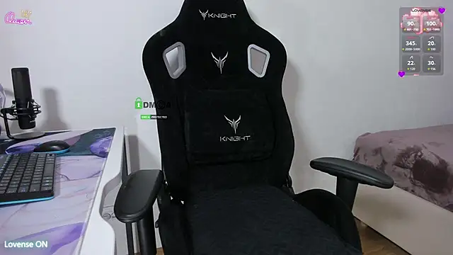 SkyqueenI online show from February 27, 8:03 am