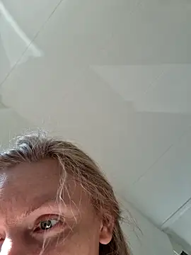 Snapshot of _Carrie_ chatting on February 16, 1:38 pm Carrie online show from February 16, 1:38 pm