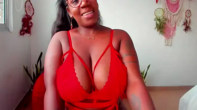 Adrilovechocolate online show from December 6, 9:46 pm