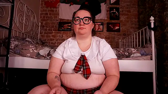 Snapshot of Evelively chatting on November 2, 3:20 am Evelively online show from November 2, 3:20 am