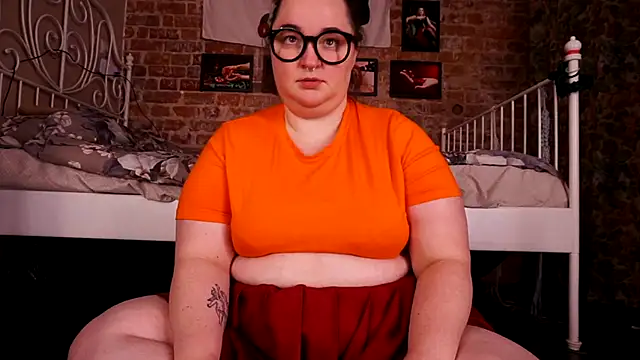 Snapshot of Evelively chatting on November 29, 2:47 am Evelively online show from November 29, 2:47 am