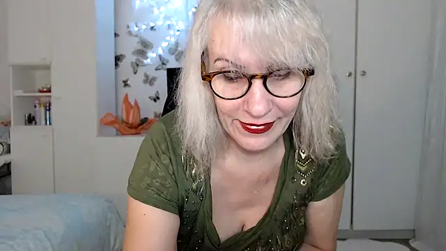 Ghertrude52 online show from February 17, 5:04 am