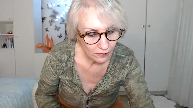 Ghertrude52 online show from February 18, 8:16 am