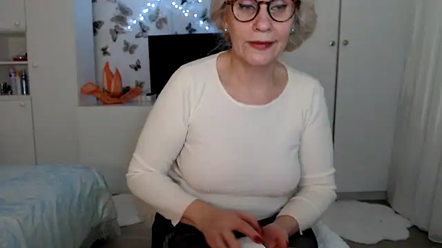 Ghertrude52 online show from February 21, 10:39 am