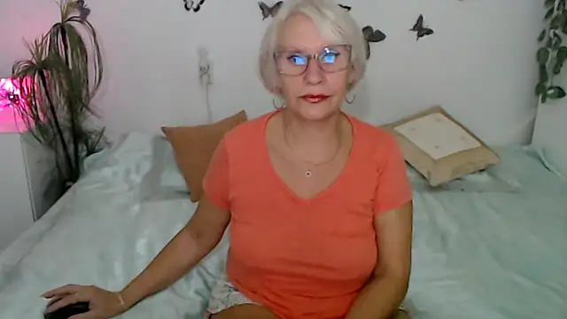 Ghertrude52 online show from September 9, 3:06 am