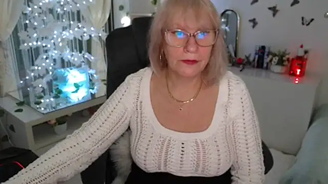 Ghertrude52 online show from December 17, 4:07 am