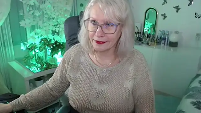 Ghertrude52 online show from February 3, 6:51 am